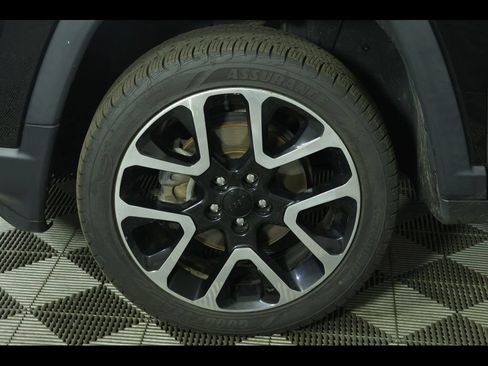 Used 2018 Jeep Compass Limited w/ Navigation Group AWD/4WD image 14