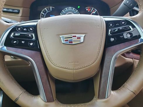 Used 2017 Cadillac Escalade ESV Platinum image 25