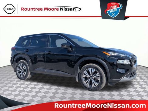 Used 2021 Nissan Rogue SV image 1