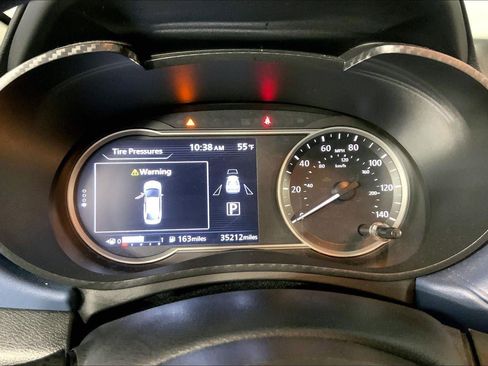 Used 2025 Nissan Versa SV FWD image 20