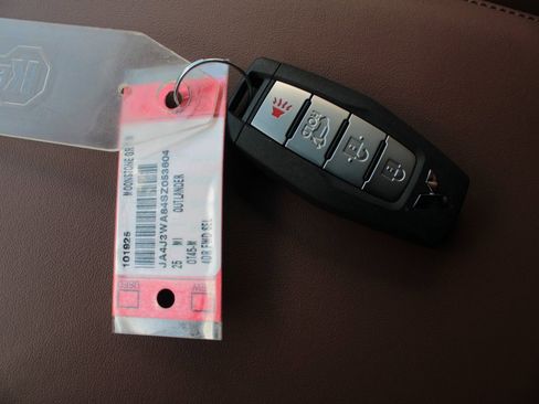 New 2025 Mitsubishi Outlander SEL image 26