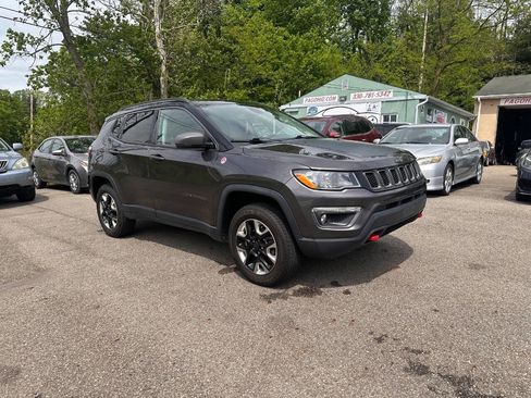 Used 2018 Jeep Compass Trailhawk AWD/4WD image 2