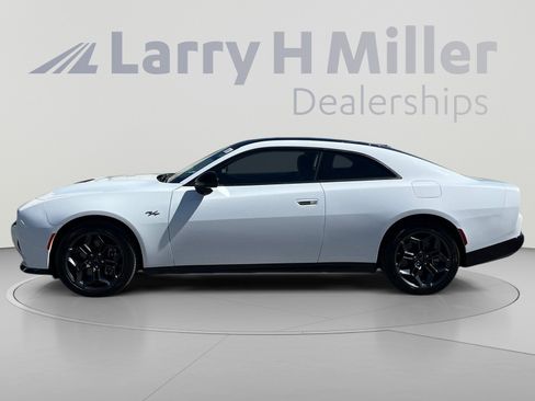 New 2026 Dodge Charger R/T w/ Blacktop Package AWD/4WD image 2