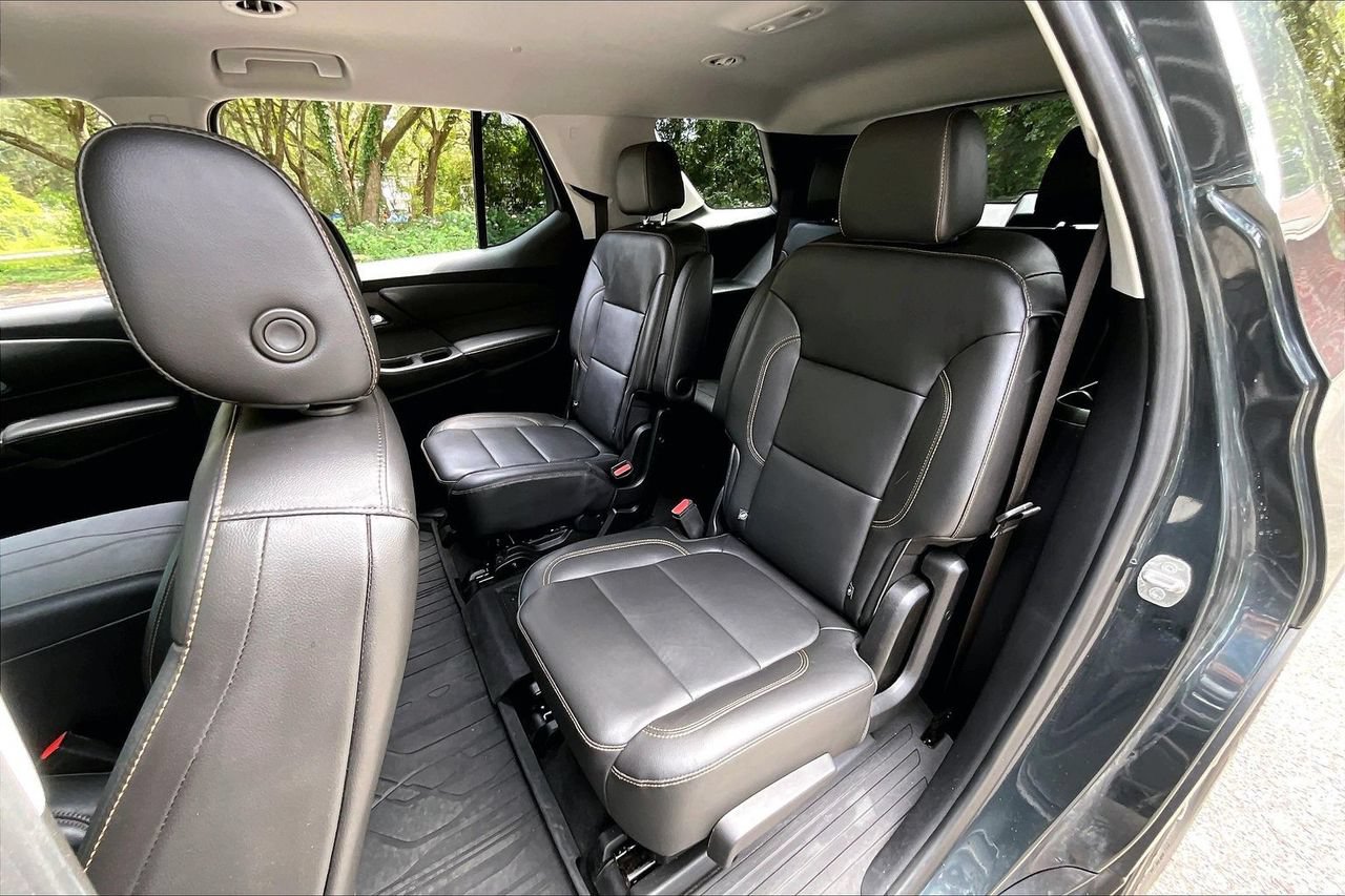 Used 2021 Chevrolet Traverse RS AWD/4WD image 19