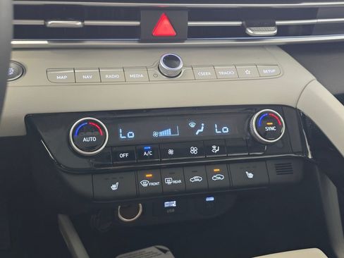 New 2026 Hyundai Elantra Limited FWD image 29
