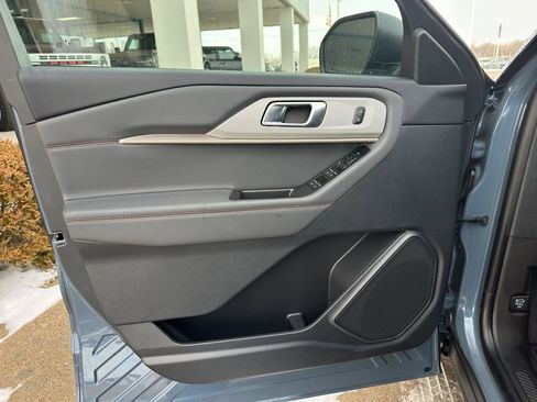 New 2026 Ford Explorer Active w/ Active Comfort Package image 10