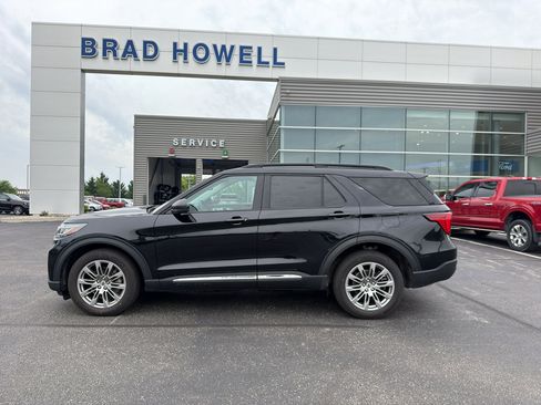 Used 2025 Ford Explorer Active w/ Active Comfort Package AWD/4WD image 1