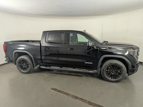 Used 2024 GMC Sierra 1500 Elevation w/ Preferred Package AWD/4WD image 8