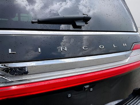 Used 2020 Lincoln Navigator Reserve w/ Luxury Package RWD image 27