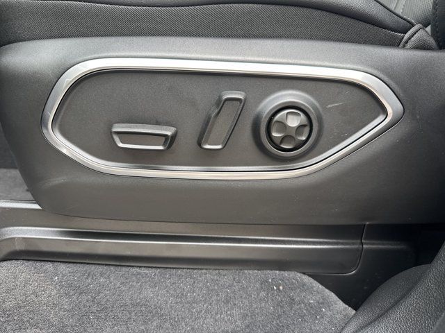 New 2026 Jeep Grand Wagoneer Limited AWD/4WD image 13