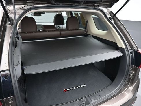 Used 2018 Mitsubishi Outlander GT AWD/4WD image 14