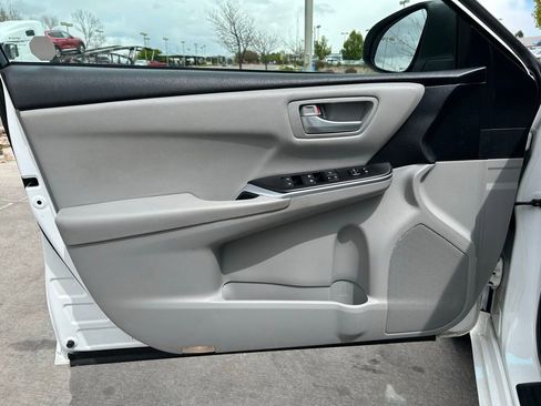 Used 2017 Toyota Camry FWD image 21