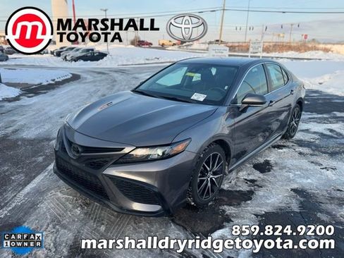 Used 2023 Toyota Camry SE image 7