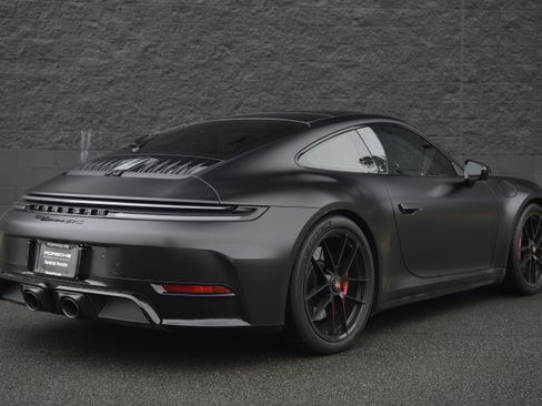 Used 2025 Porsche 911 Carrera GTS image 8