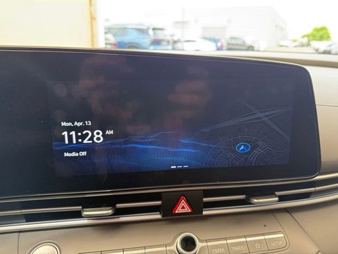 Used 2024 Hyundai Elantra SEL w/ Convenience Package image 24