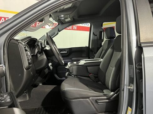 Used 2019 Chevrolet Silverado 1500 Custom w/ Custom Value Package image 19