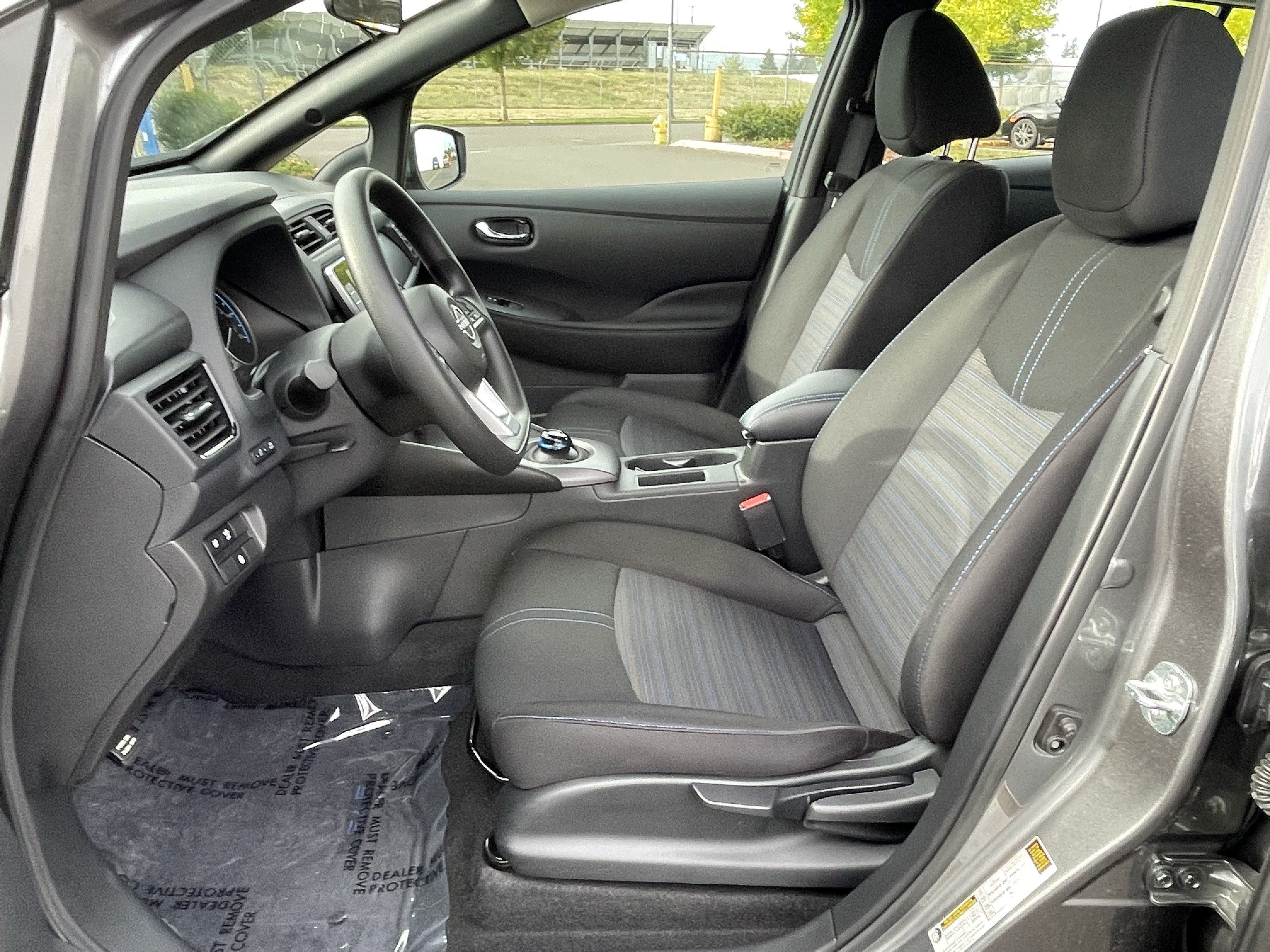 Used 2025 Nissan Leaf S FWD image 11
