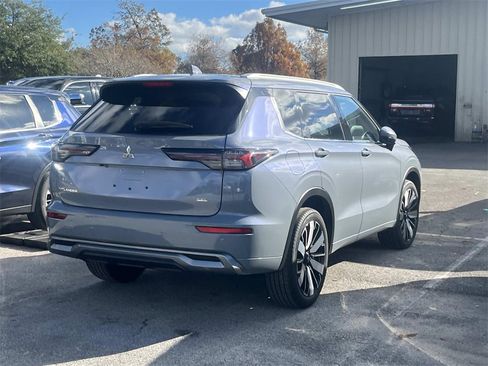 New 2025 Mitsubishi Outlander SEL image 4