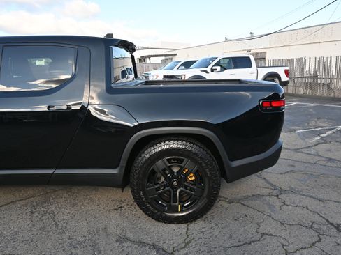 Used 2023 Rivian R1T Adventure image 13