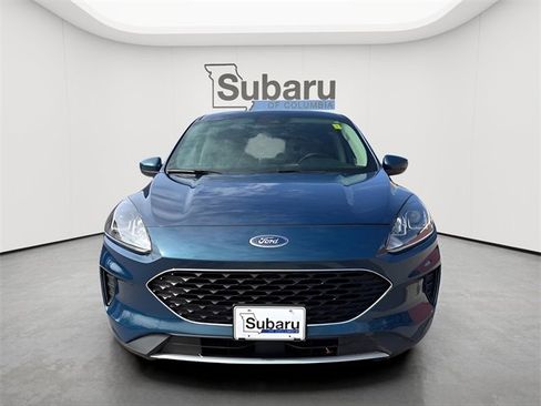 Used 2020 Ford Escape SE image 2