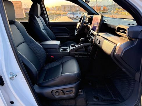 Used 2025 Toyota 4Runner TRD Off-Road Premium image 26