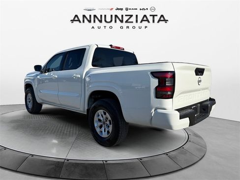 Certified 2024 Nissan Frontier SV image 3