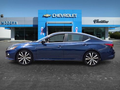 Used 2022 Nissan Altima 2.5 SR FWD image 2