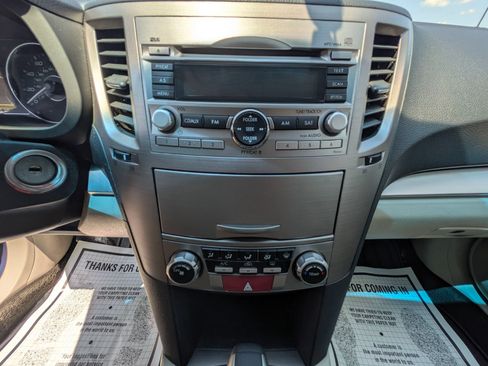 Used 2011 Subaru Outback 2.5i Premium w/ All-Weather Pkg AWD/4WD image 17