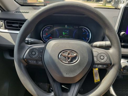 Certified 2024 Toyota RAV4 LE AWD/4WD image 8