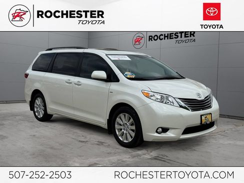 Used 2017 Toyota Sienna XLE Premium AWD/4WD image 1