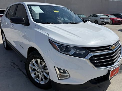 Used 2021 Chevrolet Equinox LS FWD image 1