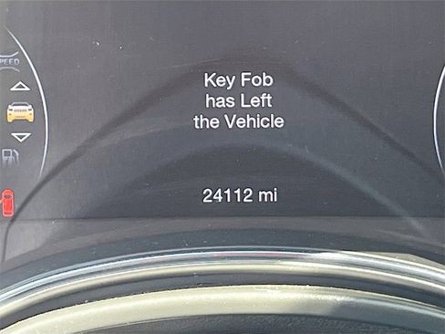 Used 2022 Jeep Grand Cherokee Laredo X image 12