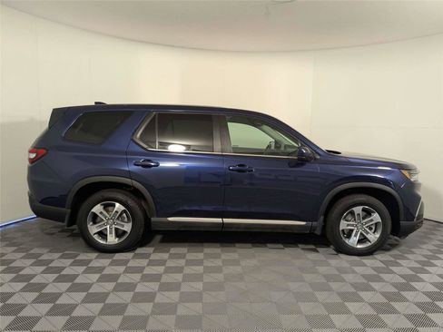 Used 2024 Honda Pilot EX-L image 4