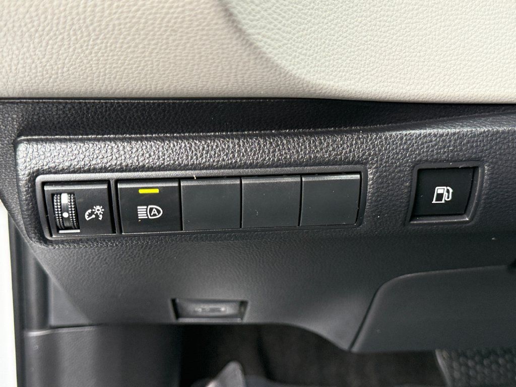 Used 2023 Toyota Corolla LE FWD image 19