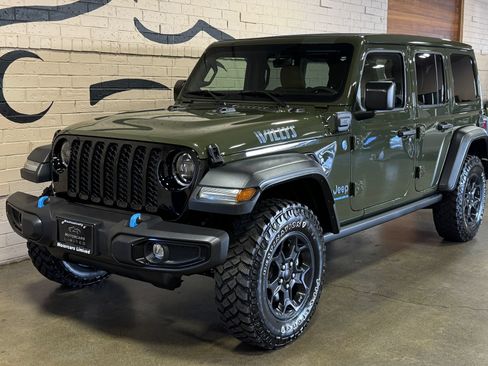 Used 2023 Jeep Wrangler Unlimited w/ Sun & Screen Package AWD/4WD image 10