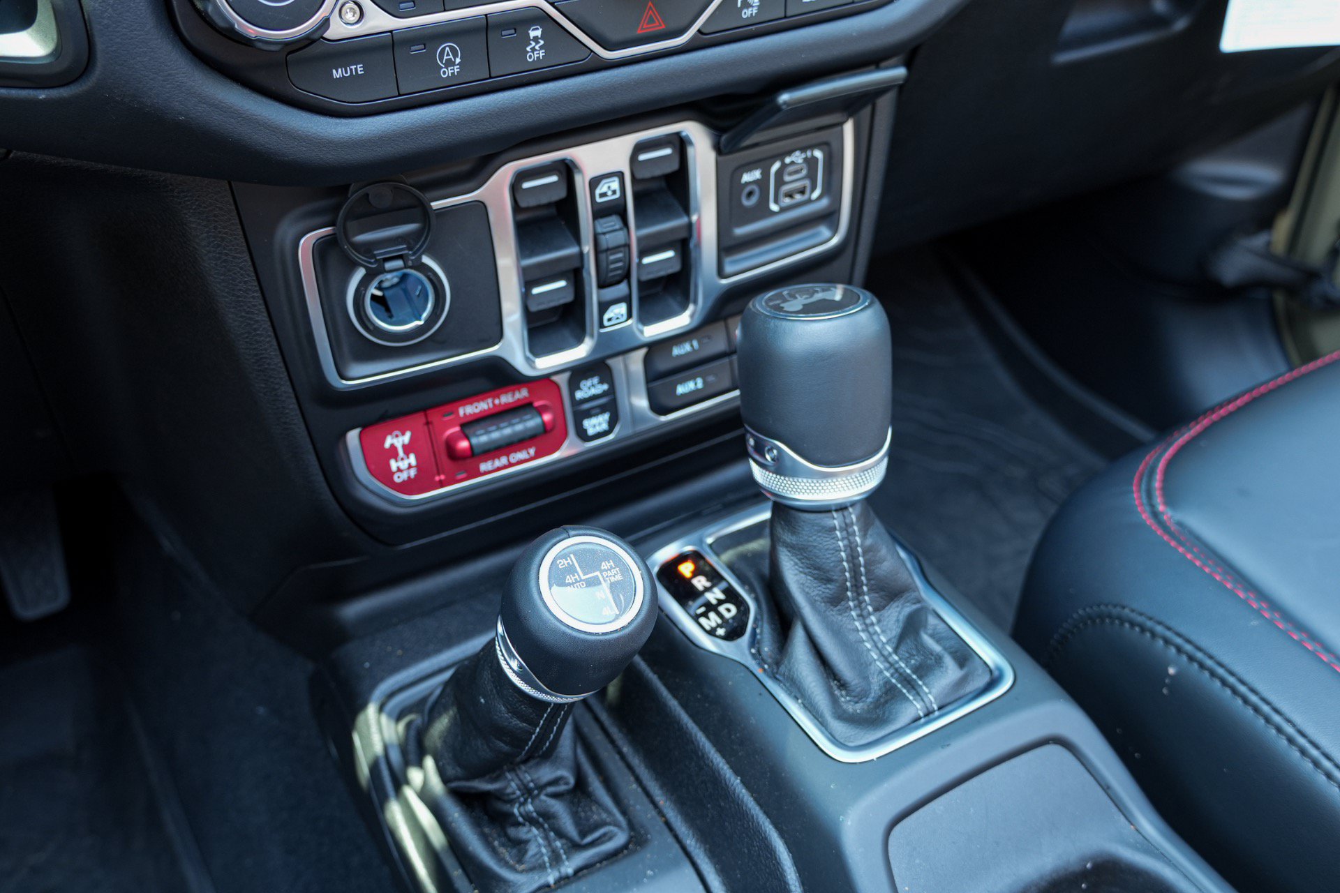 Used 2026 Jeep Wrangler Unlimited Rubicon AWD/4WD image 27