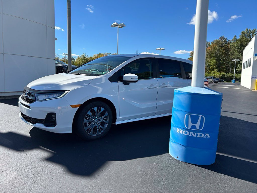New 2026 Honda Odyssey Touring image 7