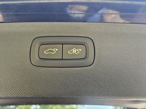 Used 2017 Volvo XC90 T6 Momentum w/ Vision Package AWD/4WD image 41