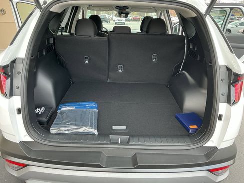 Used 2026 Hyundai Tucson SEL FWD image 13