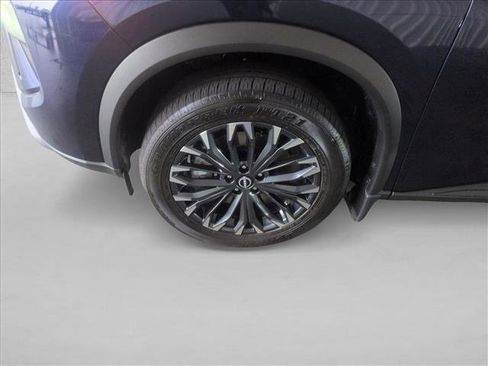 Used 2025 Nissan Rogue SL w/ Tech Package image 25