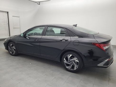 Used 2025 Hyundai Elantra SEL FWD image 3