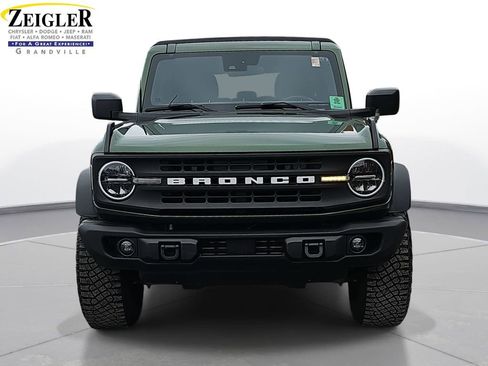 Used 2022 Ford Bronco Black Diamond w/ Sasquatch Package image 2