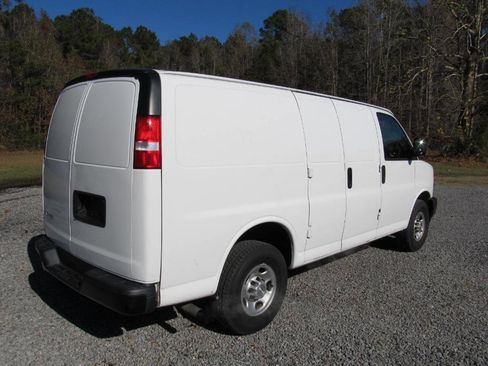 Used 2021 Chevrolet Express 2500 w/ Driver Convenience Package image 6