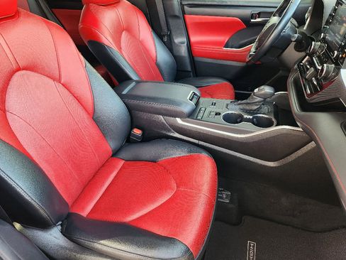 Used 2021 Toyota Highlander XSE image 14