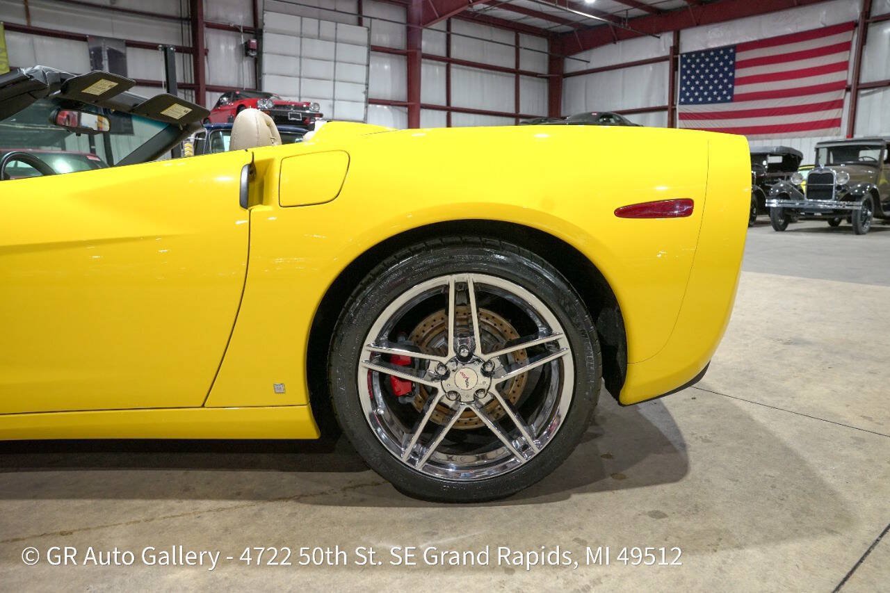 Used 2007 Chevrolet Corvette Convertible w/ Performance Package RWD image 5