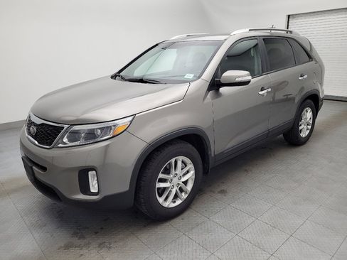 Used 2014 Kia Sorento LX w/ LX V6 Convenience Package FWD image 2