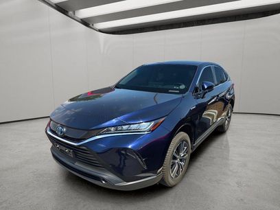 Used 2021 Toyota Venza LE w/ Carpet Mat Package (TMS)