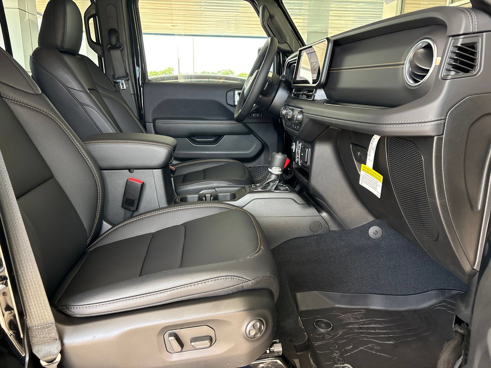 New 2026 Jeep Wrangler Unlimited Sahara AWD/4WD image 19