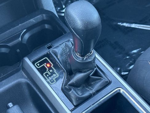 Certified 2017 Toyota Tacoma SR5 image 18