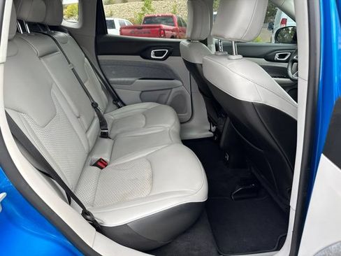 Certified 2022 Jeep Compass Latitude AWD/4WD image 18
